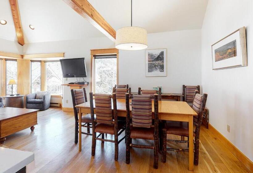 خانه 4 خوابه, Smuggler By Telluride Alpine Lodging