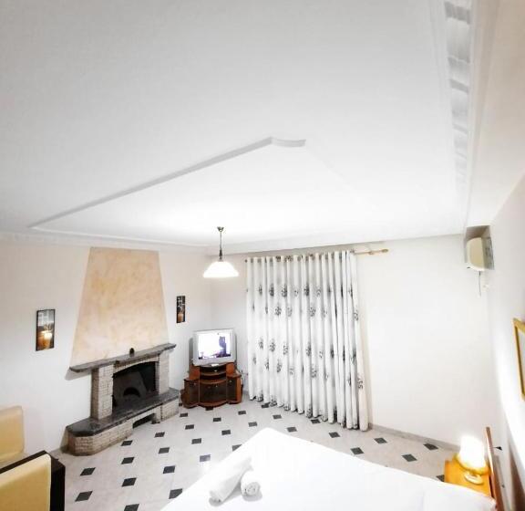 חדר סטנדרט לשלושה, Vila 57