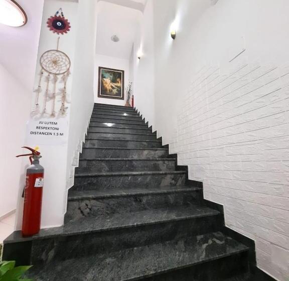 חדר סטנדרט לשלושה, Vila 57