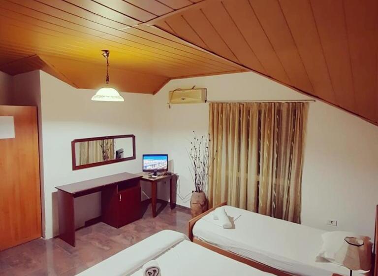 חדר סטנדרט לשלושה, Vila 57