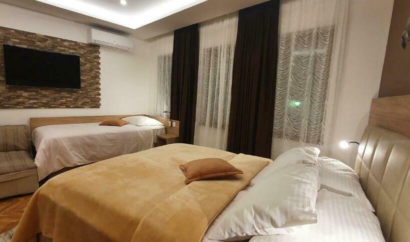 اتاق سوپریور چهار تخته, Villa Cardak