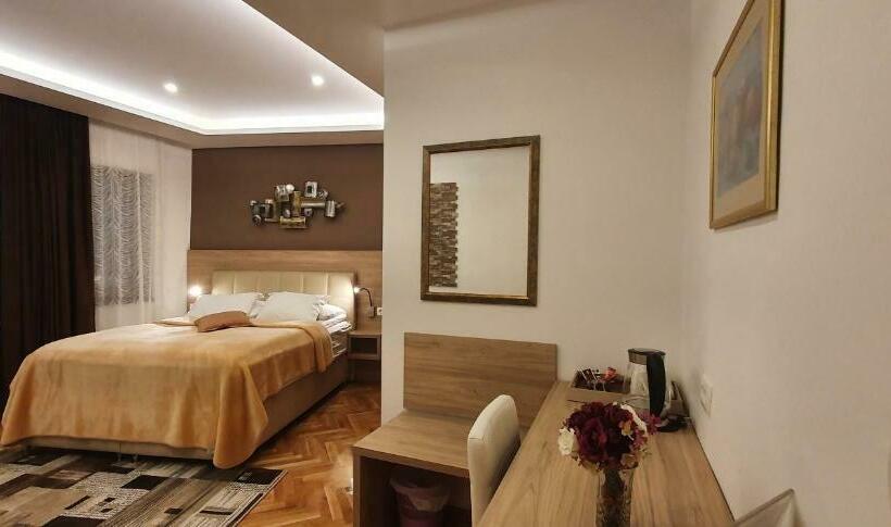 اتاق سوپریور چهار تخته, Villa Cardak