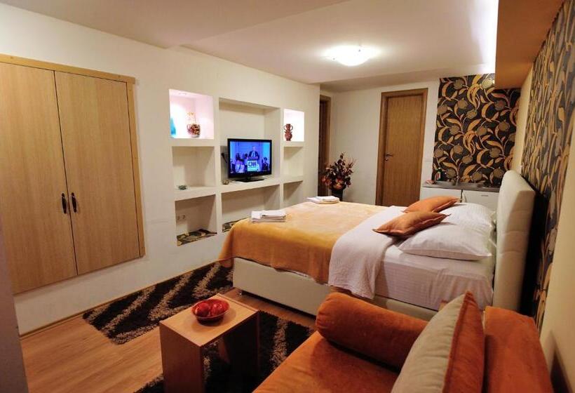 استودیو استاندارد با تراس, Villa Cardak