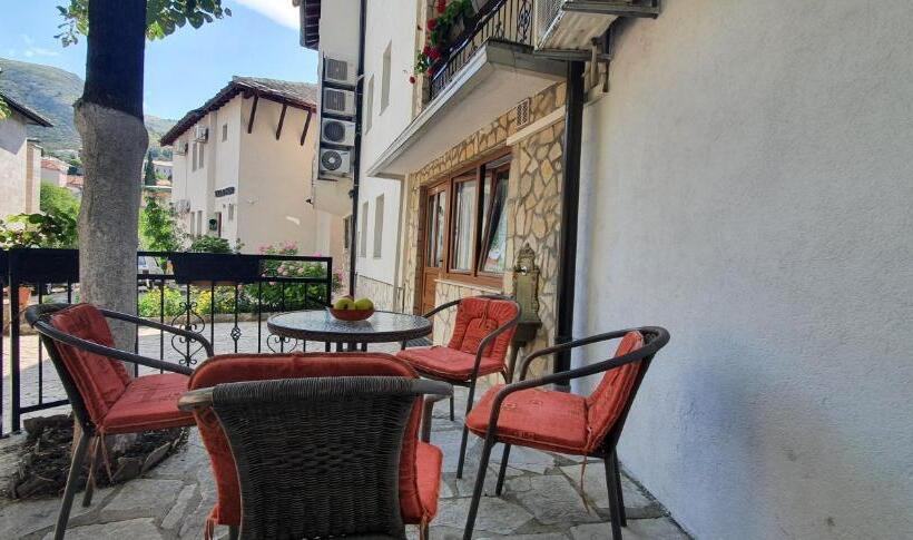 استودیو استاندارد با تراس, Villa Cardak