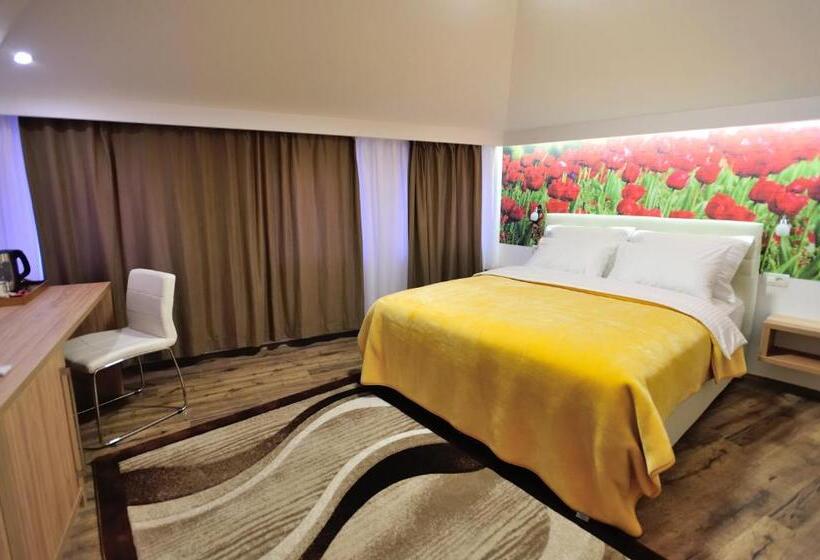 سوئیت دولوکس با چشمانداز رودخانه, Villa Cardak