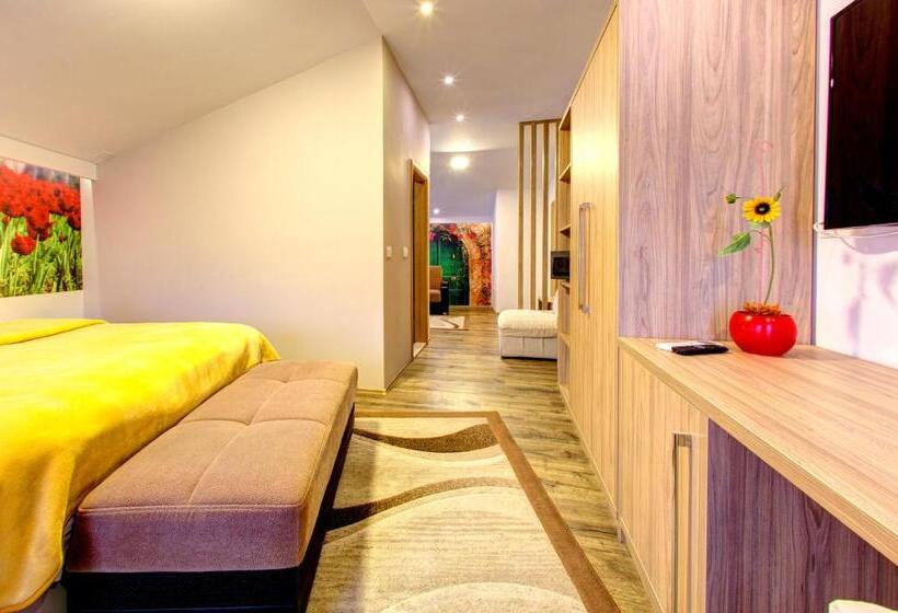 سوئیت دولوکس با چشمانداز رودخانه, Villa Cardak