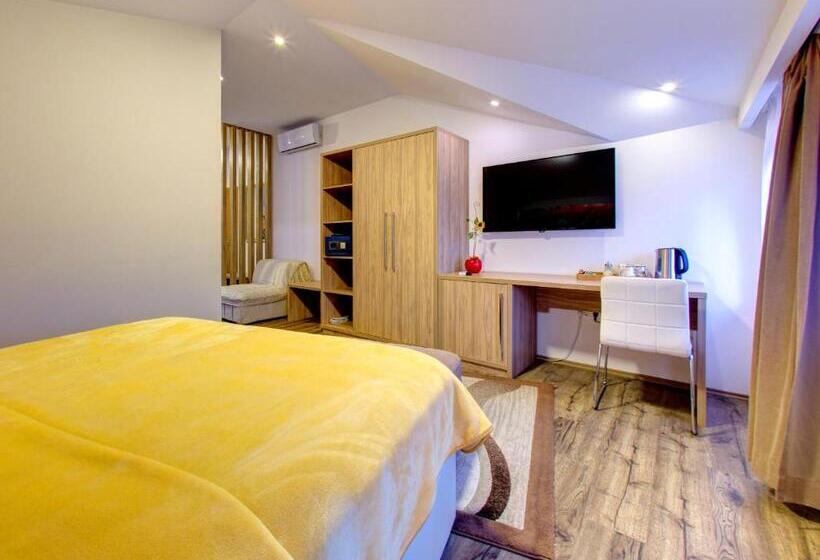 سوئیت دولوکس با چشمانداز رودخانه, Villa Cardak