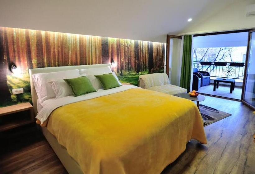 اتاق سوپریور با بالکن, Villa Cardak