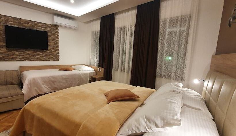 اتاق سوپریور چهار تخته, Villa Cardak