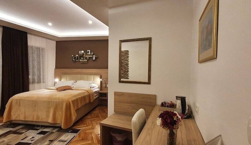 اتاق سوپریور چهار تخته, Villa Cardak