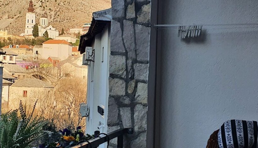 اتاق لوکس با بالکن, Villa Cardak