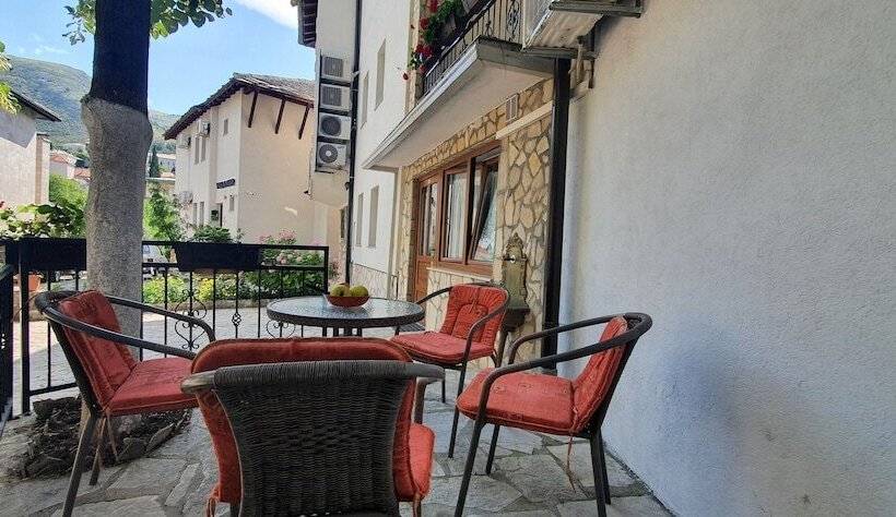 استودیو استاندارد با تراس, Villa Cardak