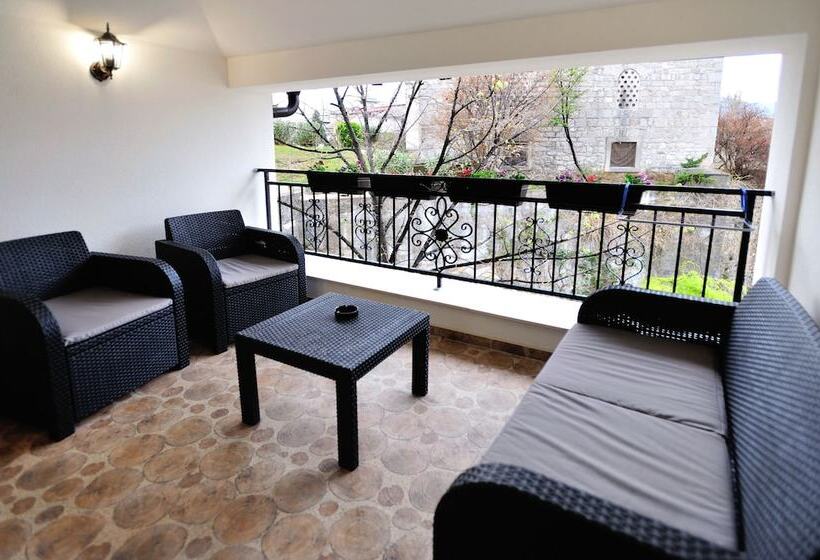 اتاق سوپریور با بالکن, Villa Cardak