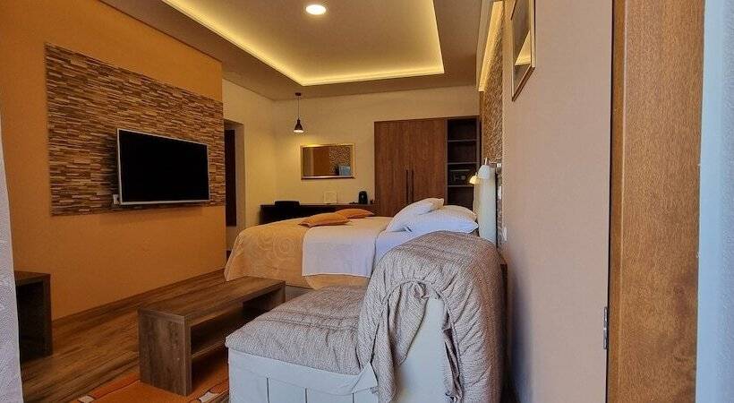 اتاق لوکس با بالکن, Villa Cardak