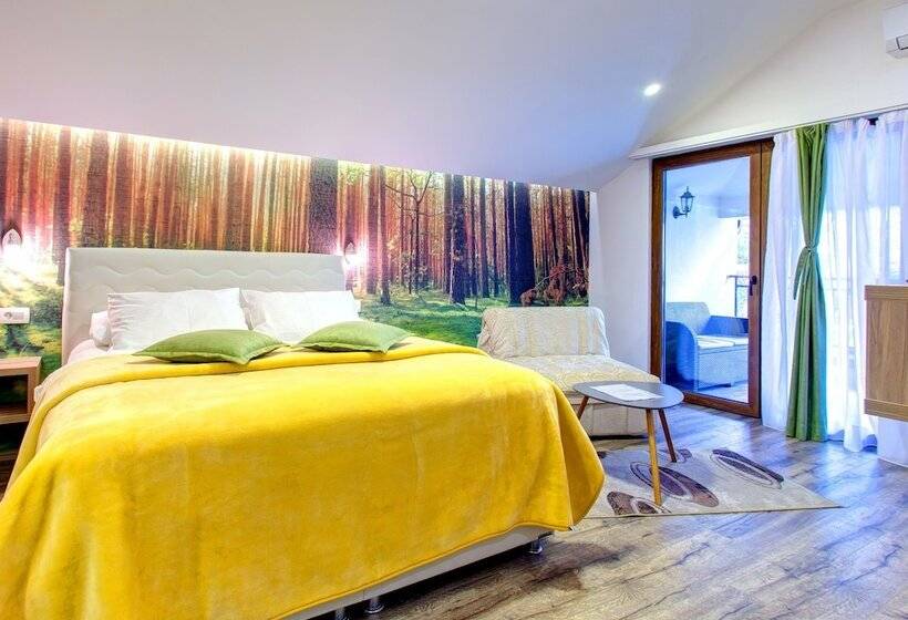 اتاق سوپریور با بالکن, Villa Cardak