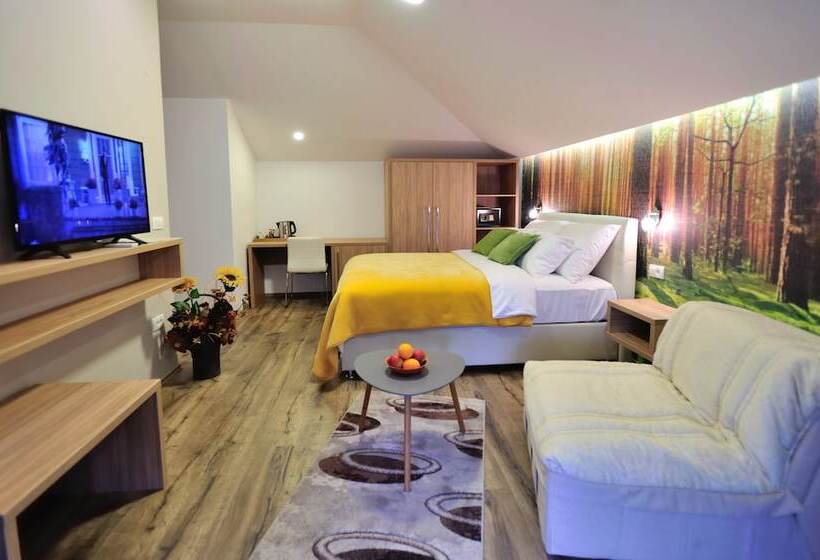 اتاق سوپریور با بالکن, Villa Cardak