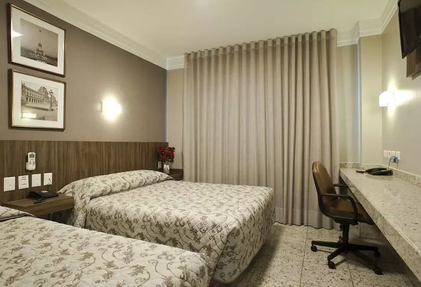 Deluxe Kolmen Hengen Huone, Nohotel Premium Americana