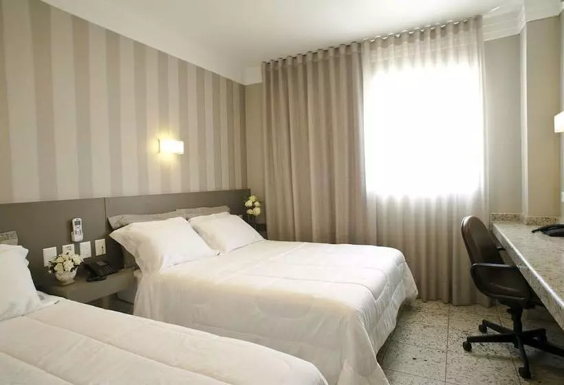 Deluxe Kolmen Hengen Huone, Nohotel Premium Americana