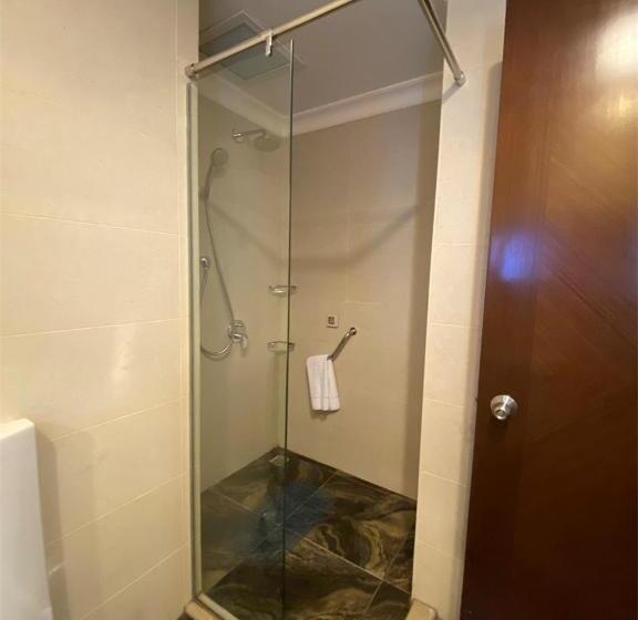 سوییت جونیور, Parkside Hotel & Apartments