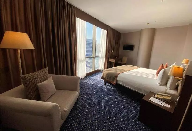 سوییت جونیور, Parkside Hotel & Apartments