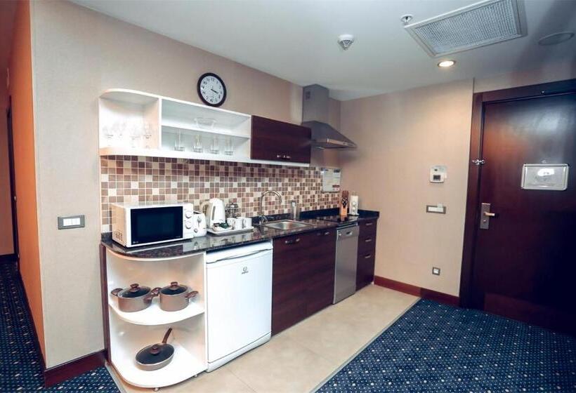 سوییت اجرایی, Parkside Hotel & Apartments