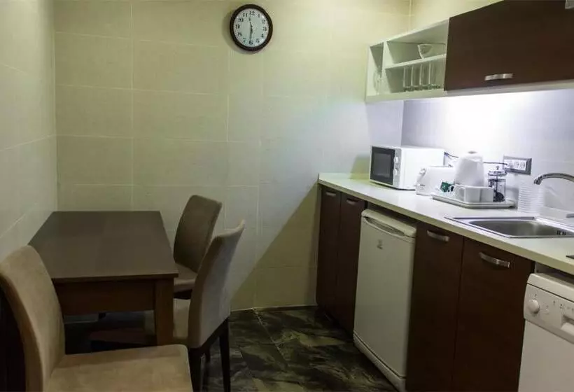 اتاق خانوادگی, Parkside Hotel & Apartments