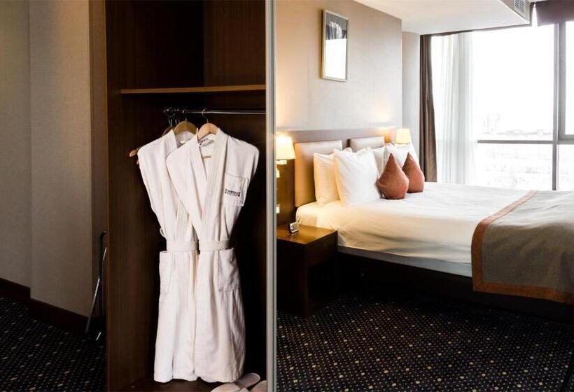 اتاق خانوادگی, Parkside Hotel & Apartments