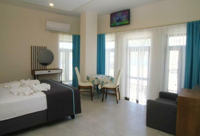 اتاق استاندارد با بالکن و چشم‌انداز دریا, Marinda Otel