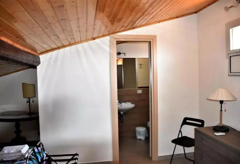 اتاق خانوادگی, B&b Al Teatro Massimo