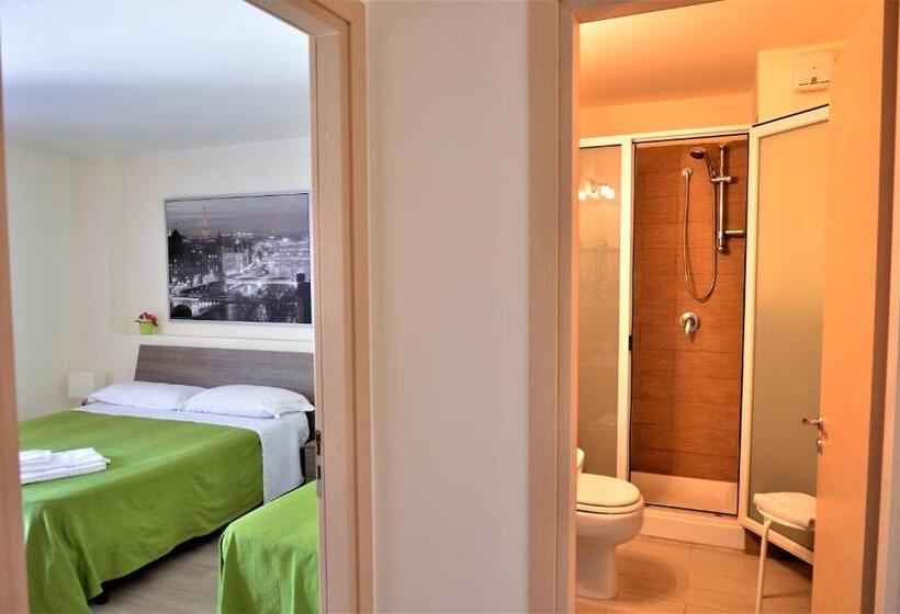 غرفة قياسية ثلاثية, B&b Al Teatro Massimo