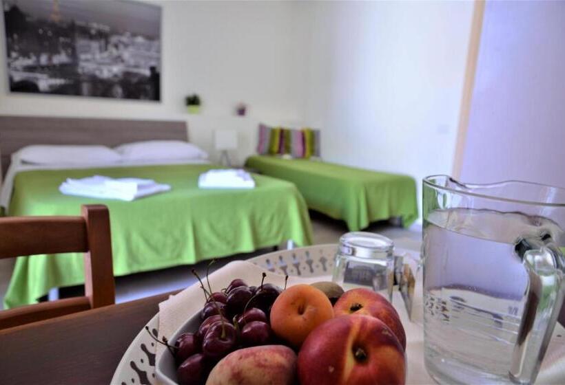 غرفة قياسية ثلاثية, B&b Al Teatro Massimo