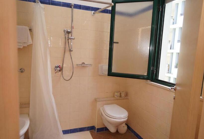 스탠다드 트리플 룸, Club Hotel Le Nazioni