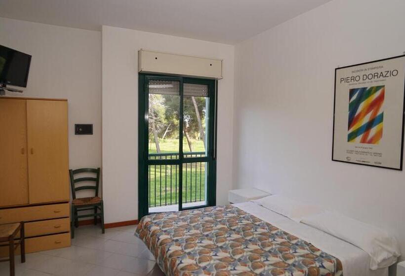 스탠다드 스튜디오, Club Hotel Le Nazioni