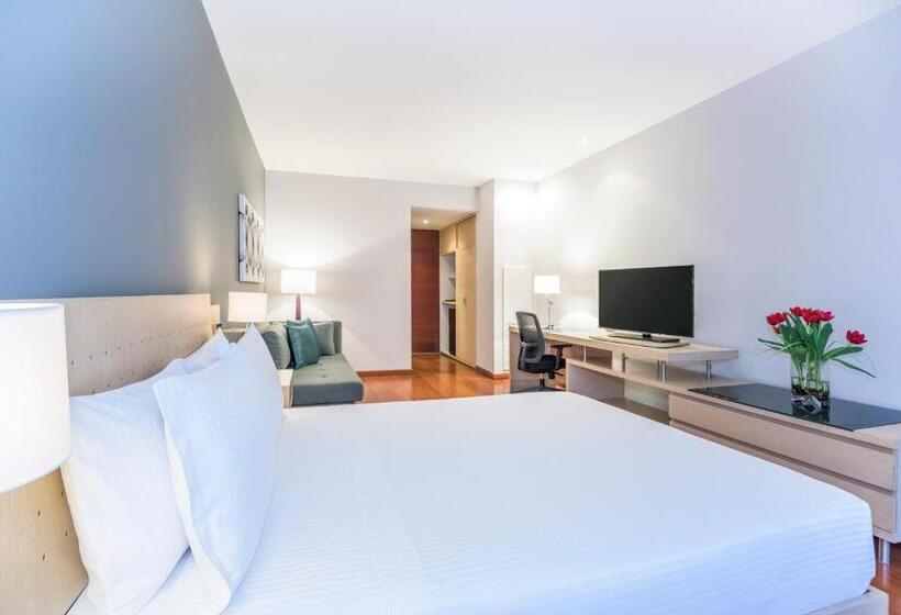 标准间, Cosmos 100 Executive