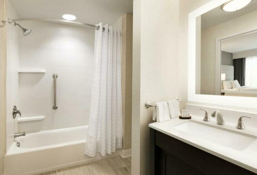 סוויטת 2 חדרי שינה, Embassy Suites By Hilton Greenville Downtown Riverplace