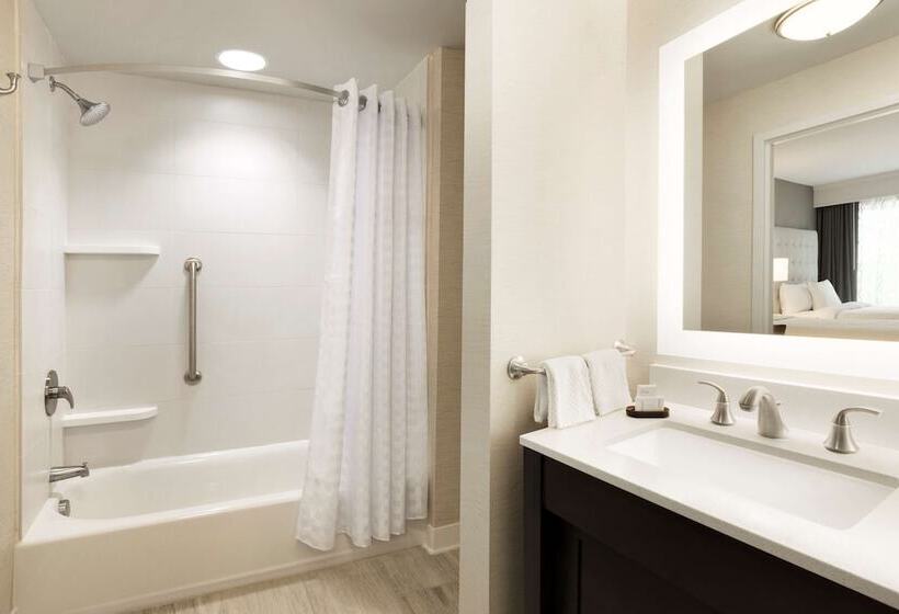 발코니가 있는 스위트, Embassy Suites By Hilton Greenville Downtown Riverplace