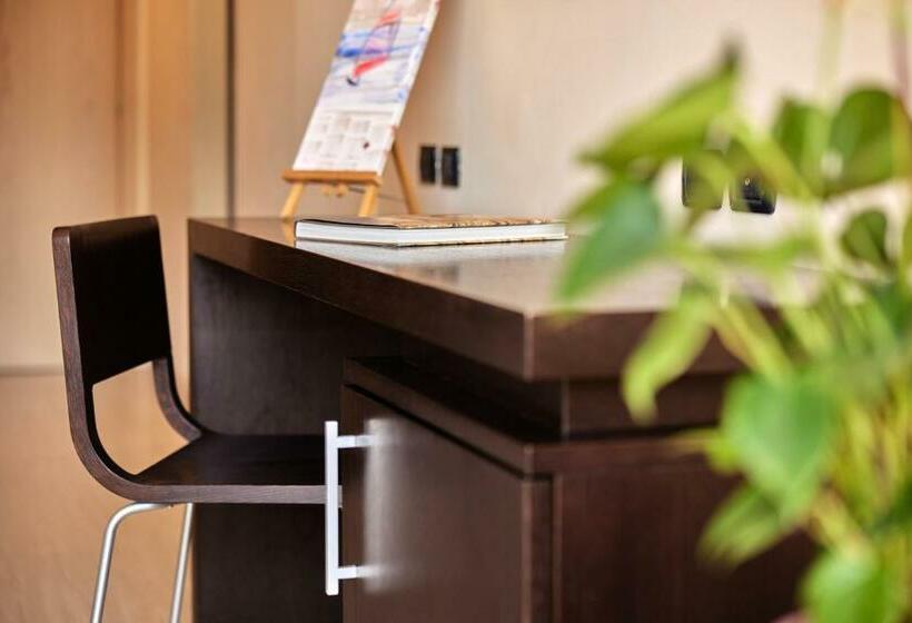 수피리어 룸 1층, Europa