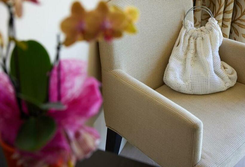 스탠다드 룸, Europa