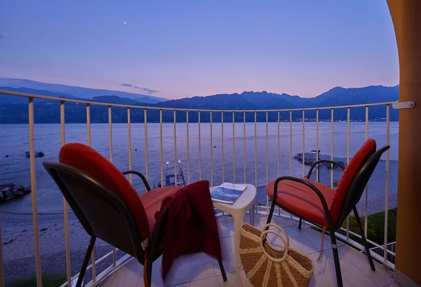 디럭스 룸 호수 전망, Europa