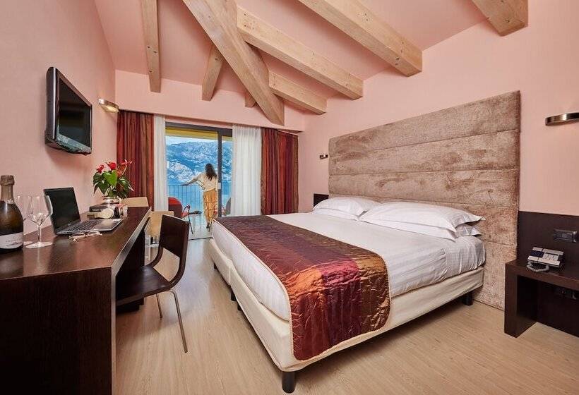 디럭스 룸 호수 전망, Europa