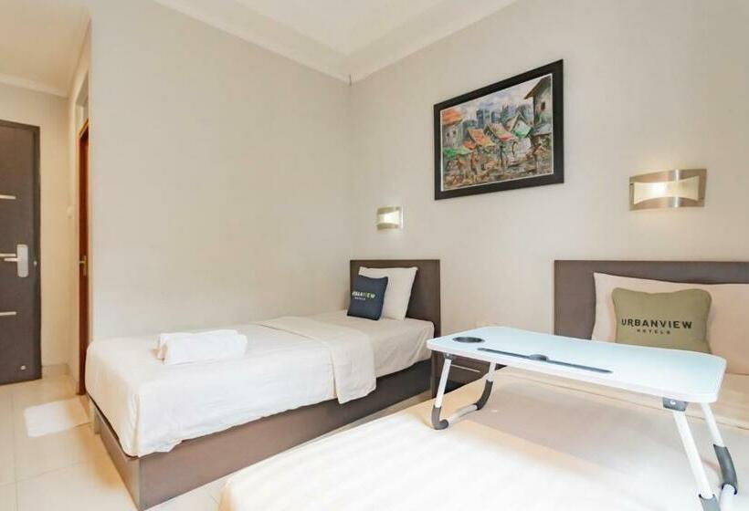 Standard Room, Urbanview Hotel Grand Malabar Bandung