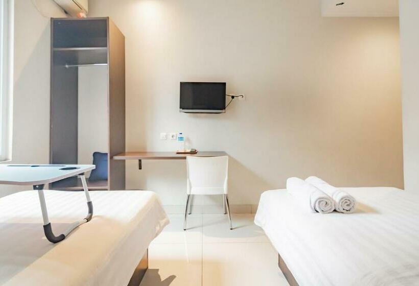 Standard Room, Urbanview Hotel Grand Malabar Bandung