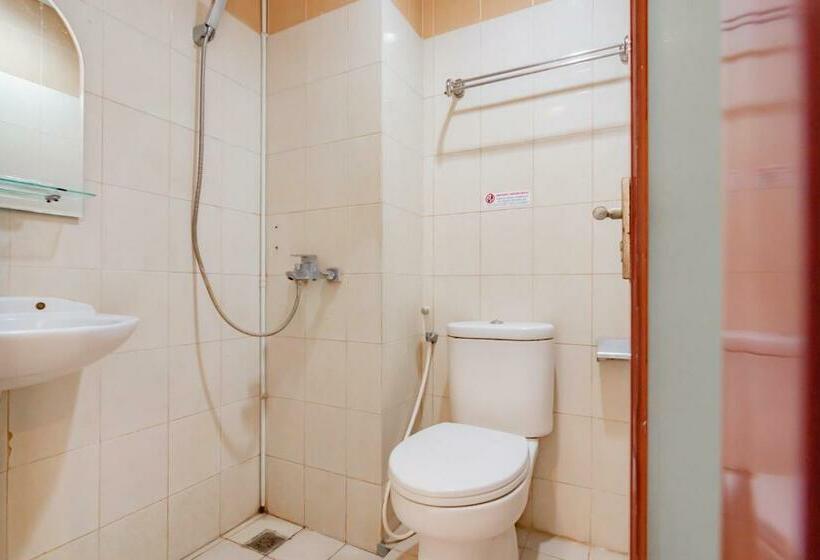 Standard Single Room, Urbanview Hotel Grand Malabar Bandung