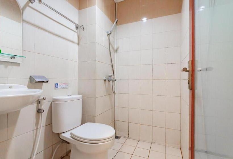 Economy Room, Urbanview Hotel Grand Malabar Bandung