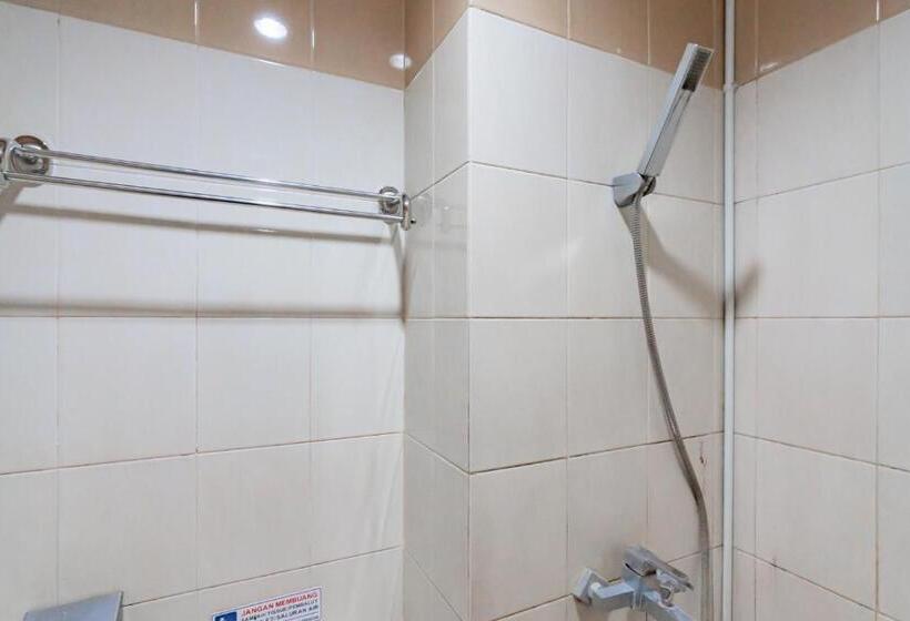 Economy Room, Urbanview Hotel Grand Malabar Bandung