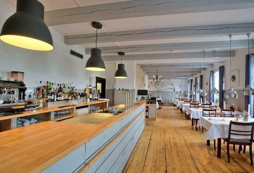 标准单人间, Packhaus