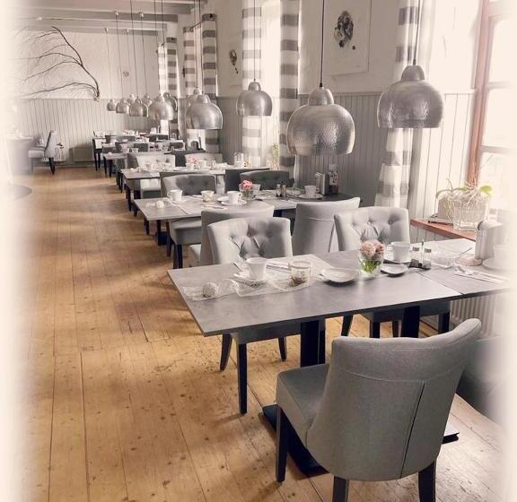 舒适三人间, Packhaus