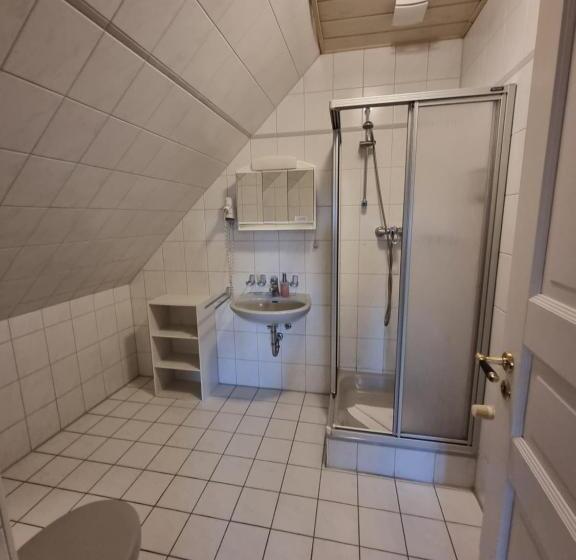 舒适三人间, Packhaus