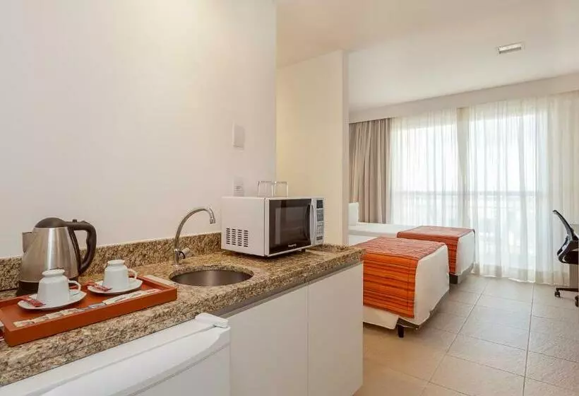 バルコニー付きスタンダードルーム, Ramada By Wyndham Macae Hotel & Suites