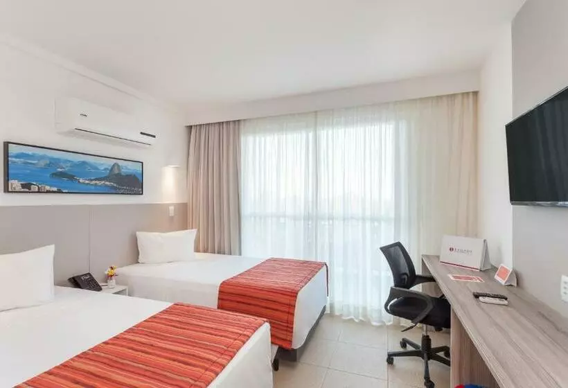 バルコニー付きスタンダードルーム, Ramada By Wyndham Macae Hotel & Suites